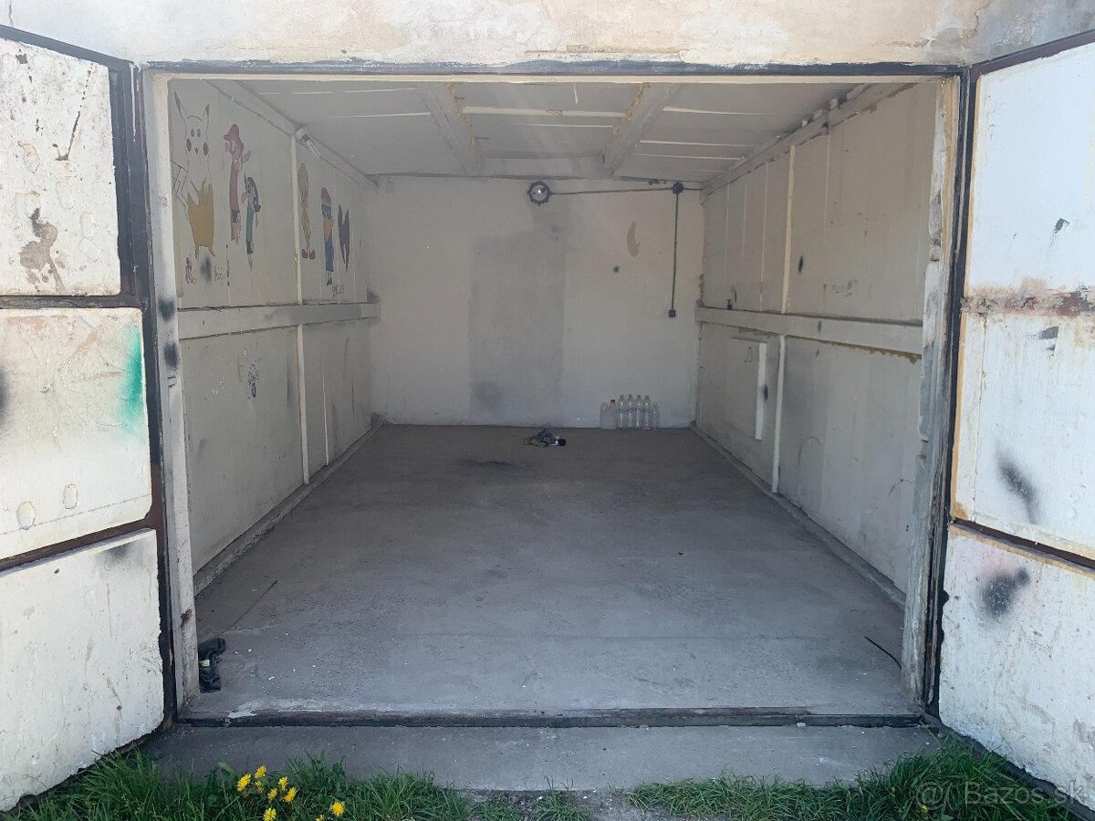 Garáž na Juhu blízko Auparku 5 min. pešo