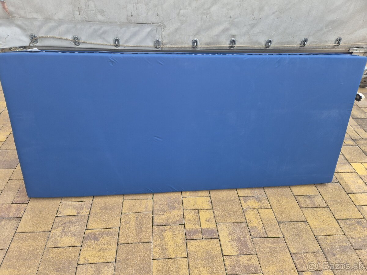 Medicinsky matrac s gumenou ochranou