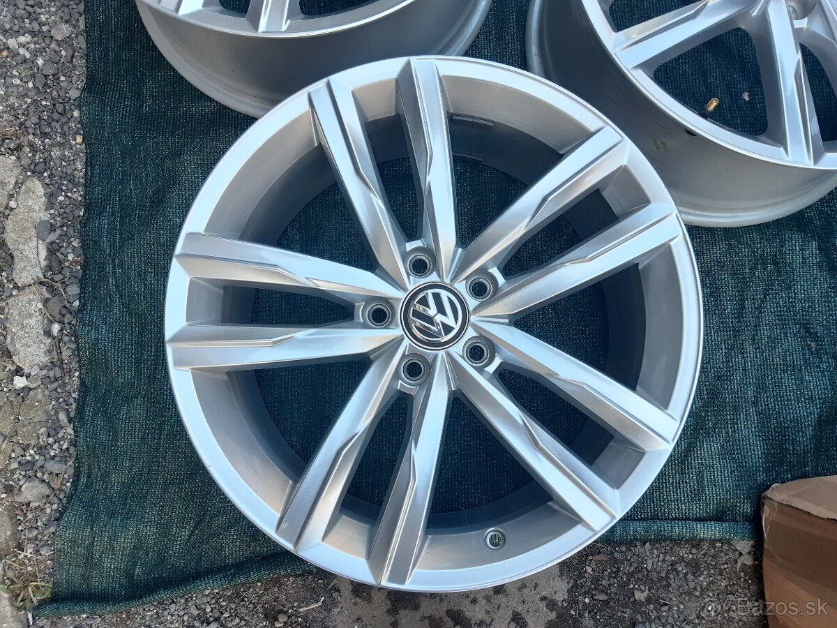 Alu disky R18 Volkswagen Passat b8 b9 Dartfort
