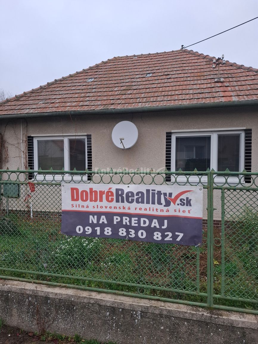 Dobre reality ponúkajú na predaj 4izb RD v Banove