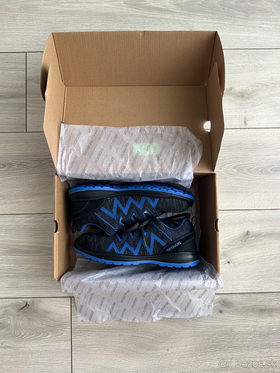 Pracovná obuv s oceľovou špičkou 39