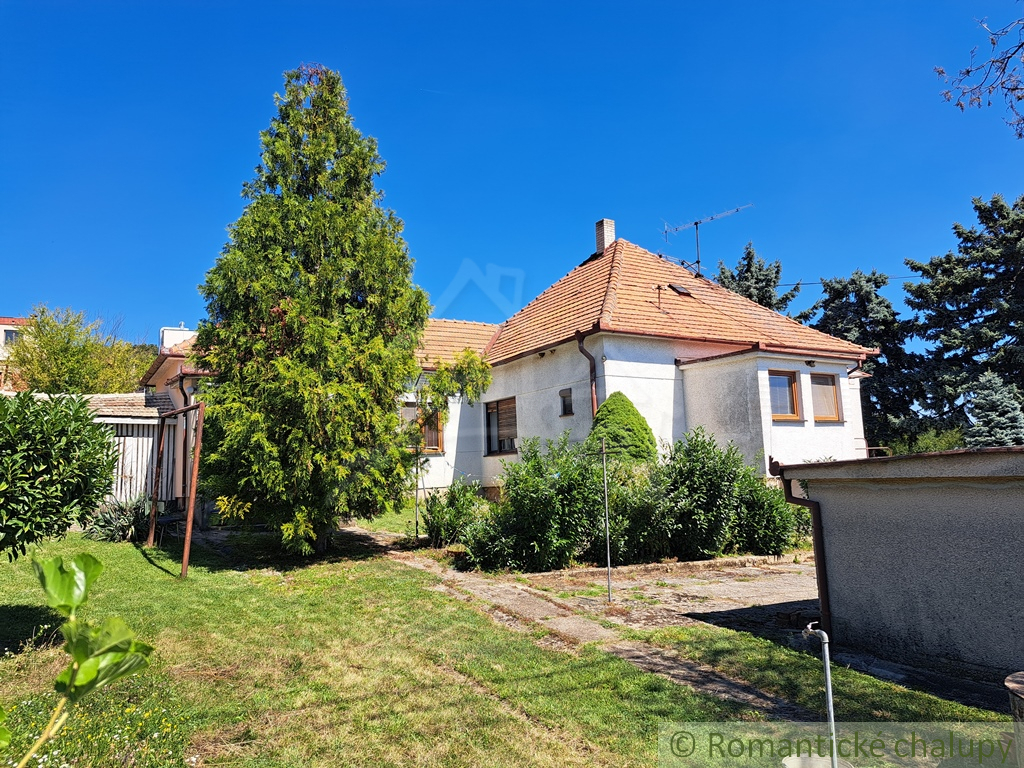 Dom v obci Štitáre v blízkosti lesa a zároveň s dobrou dos