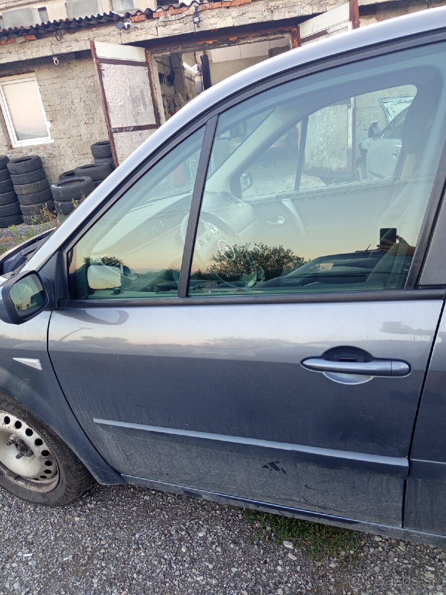 Ľavé predné dvere Renault Scénic 2