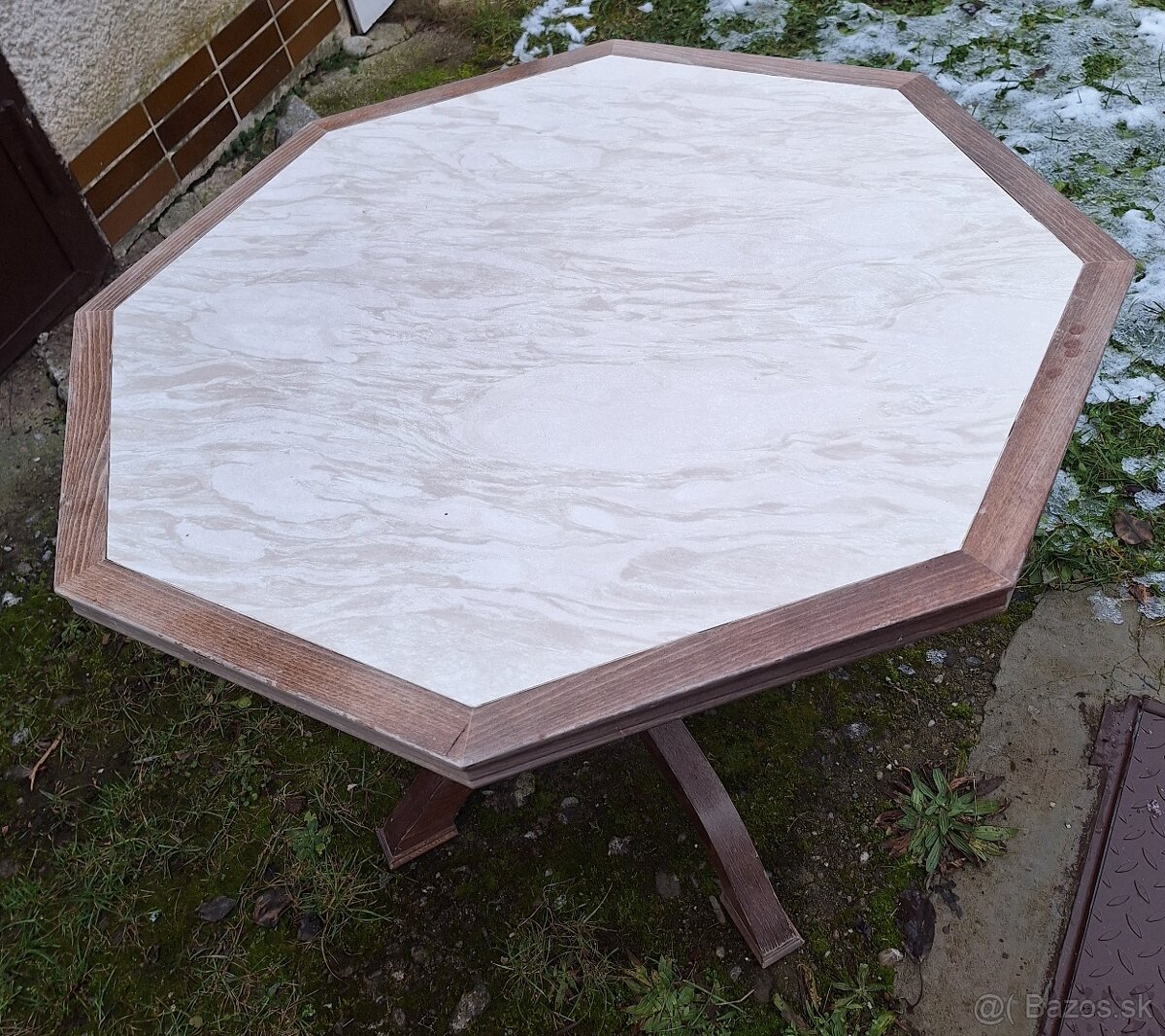 Predam jedalensky stol