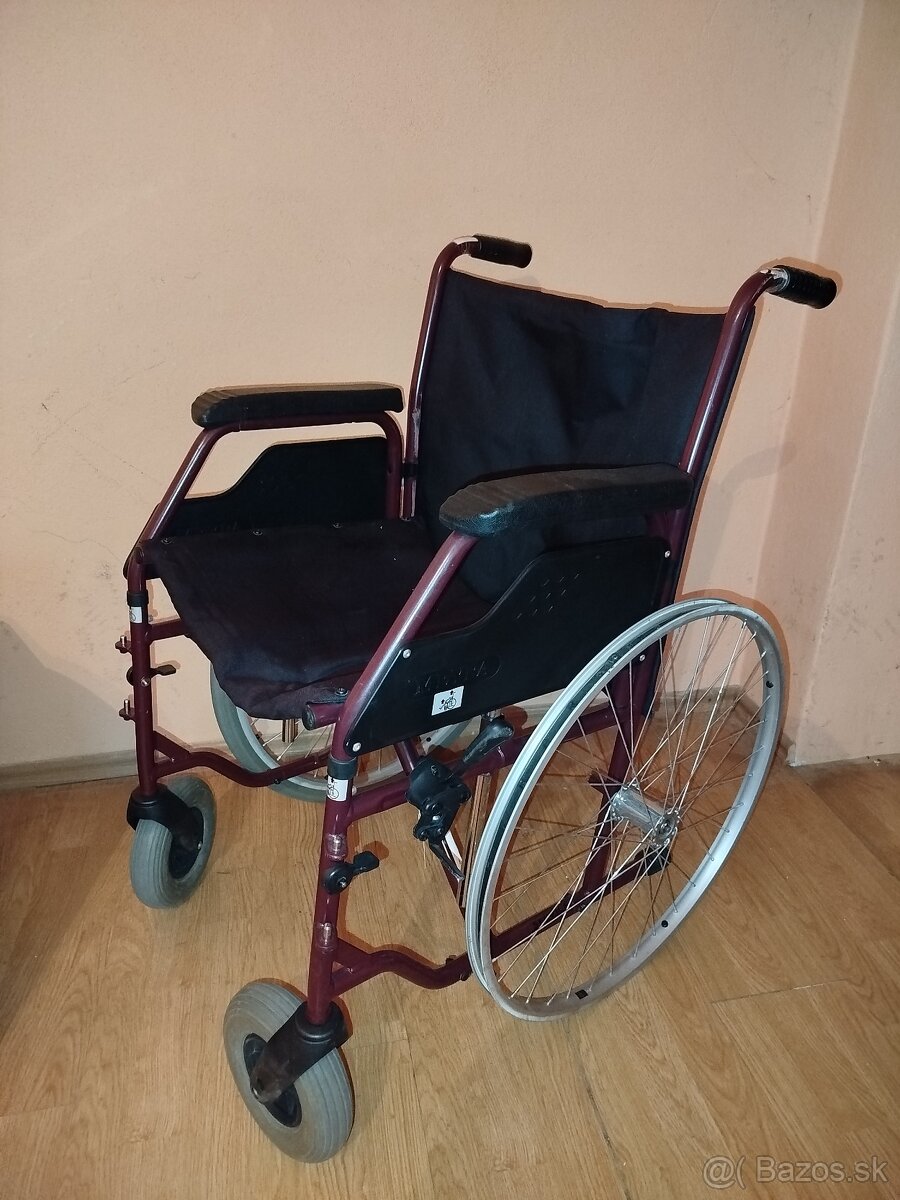 Invalidný vozík, nekompletný