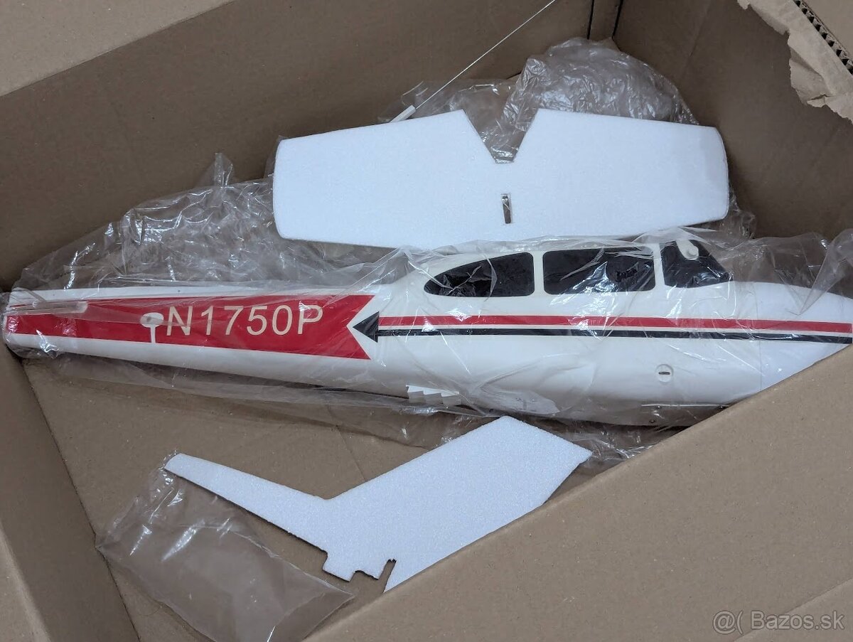 rc model Pelikán Cessna 480
