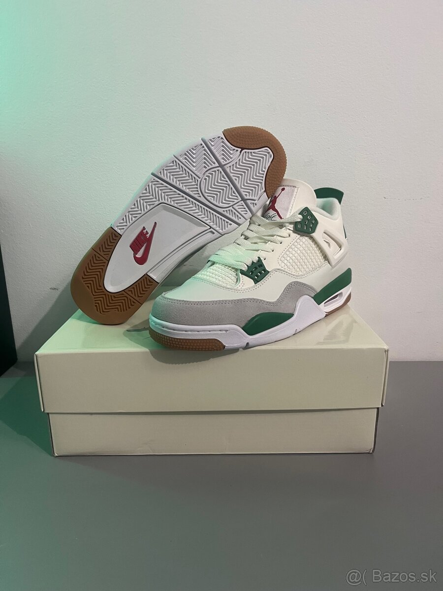 Jordan 4 Nike SB pine green