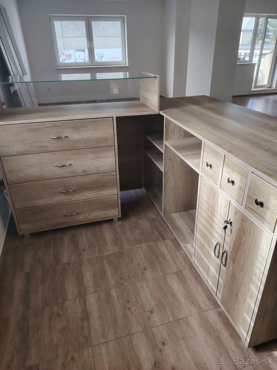 Predajný pult