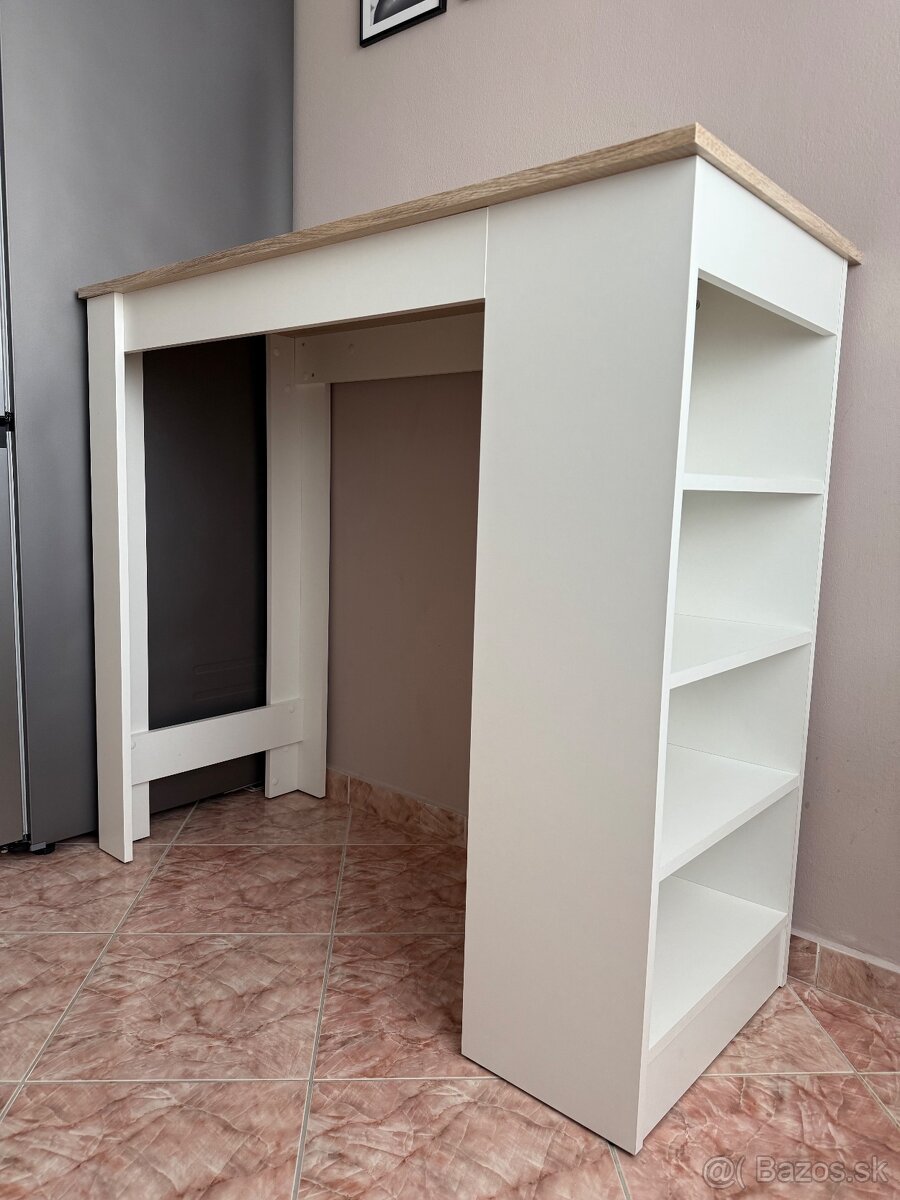Barový stôl s úložným priestorom