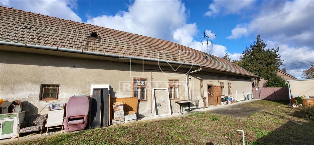 Rodinný dom určený na na rekonštrukciu, Reca, 756 m2