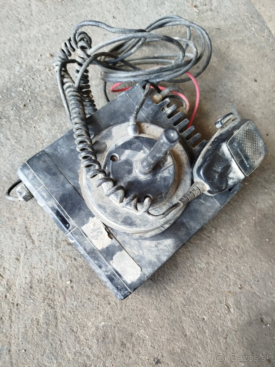 Predám vysielačku Motorola radius GM 300