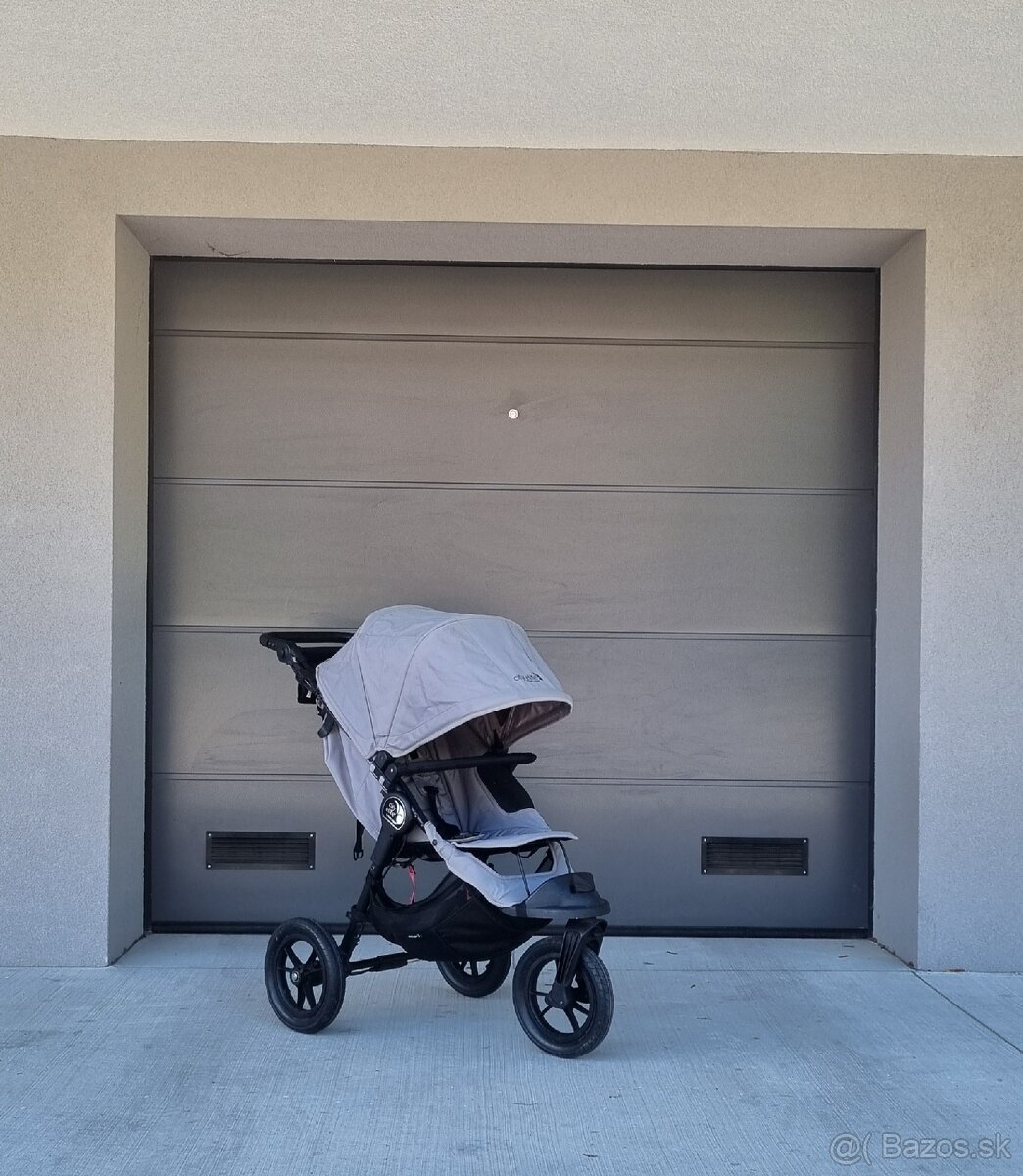 Baby Jogger city elite aj s vaničkou