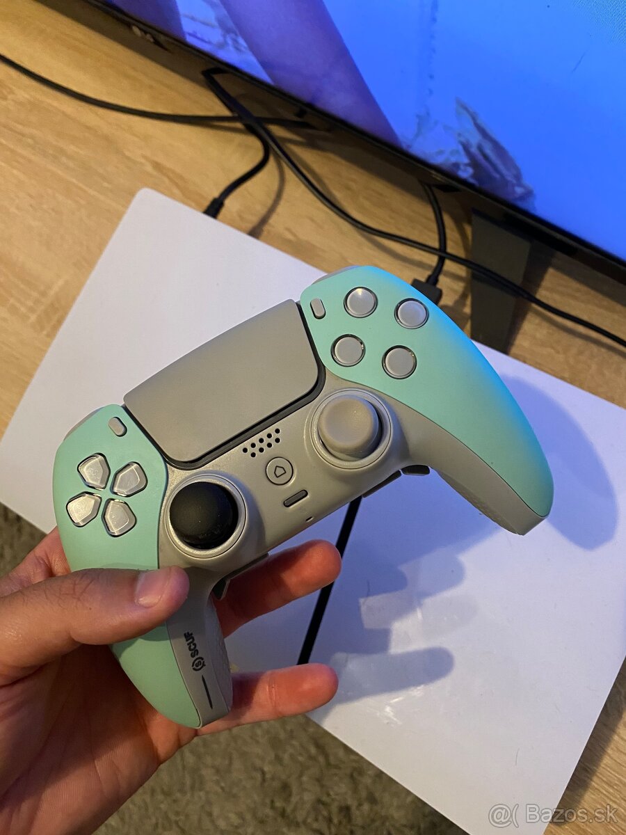 Scuf Gaming Reflex controller a Razer Kraken X lite headset