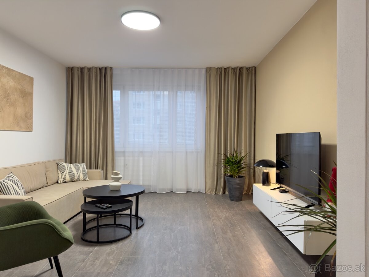 Na prenájom zariadený 3 izbový byt Prievidza, 72 m², Ul. Urb