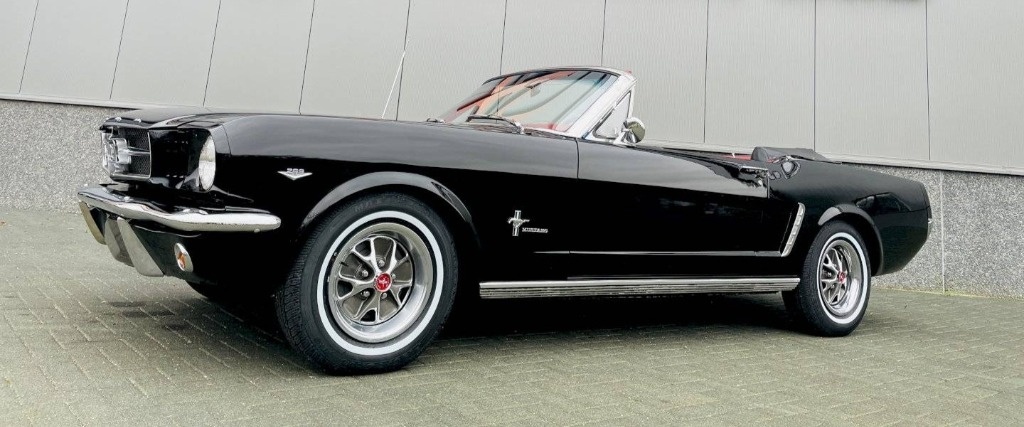 Ford Mustang Convertible