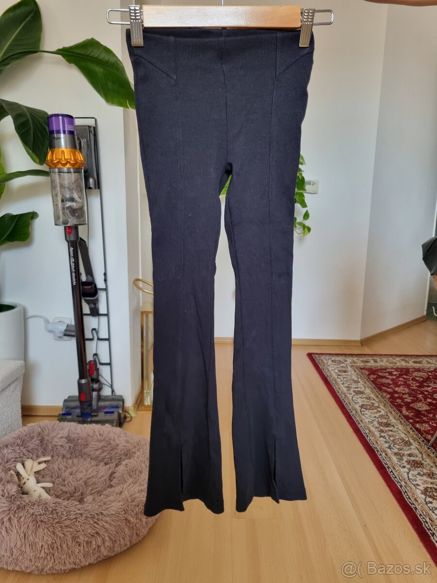 Zara zvonove vrubkovane legíny veľkosť 134