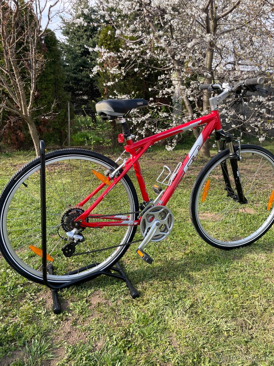 Trekingovy bicykel GT