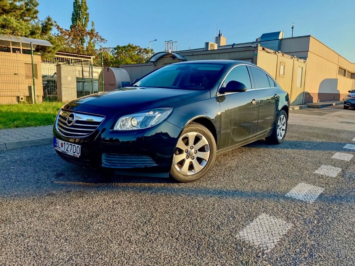 OPEL INSIGNIA