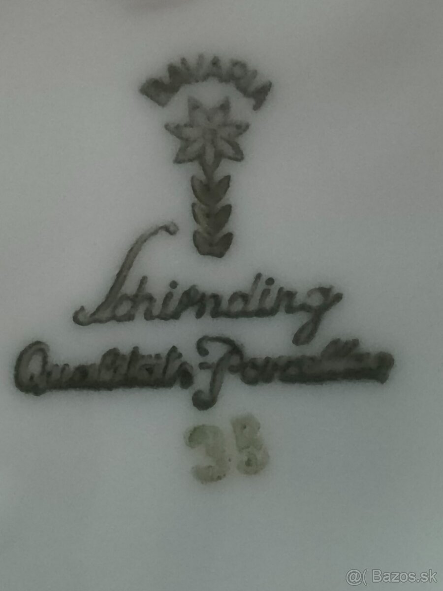 Porcelánový čajnik