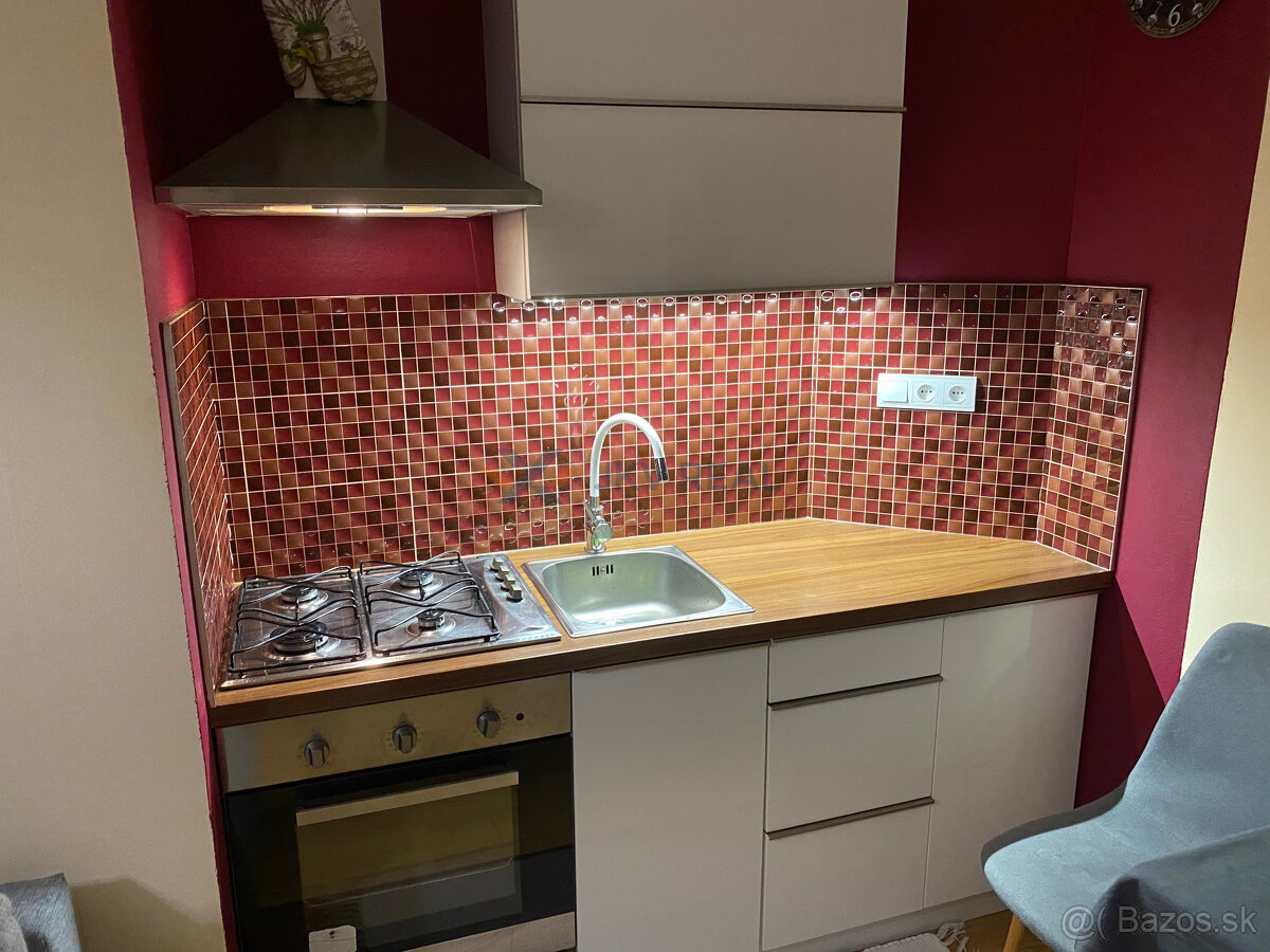 zariadený 1.5 izbový byt po čiastočnej rekonštrukcii