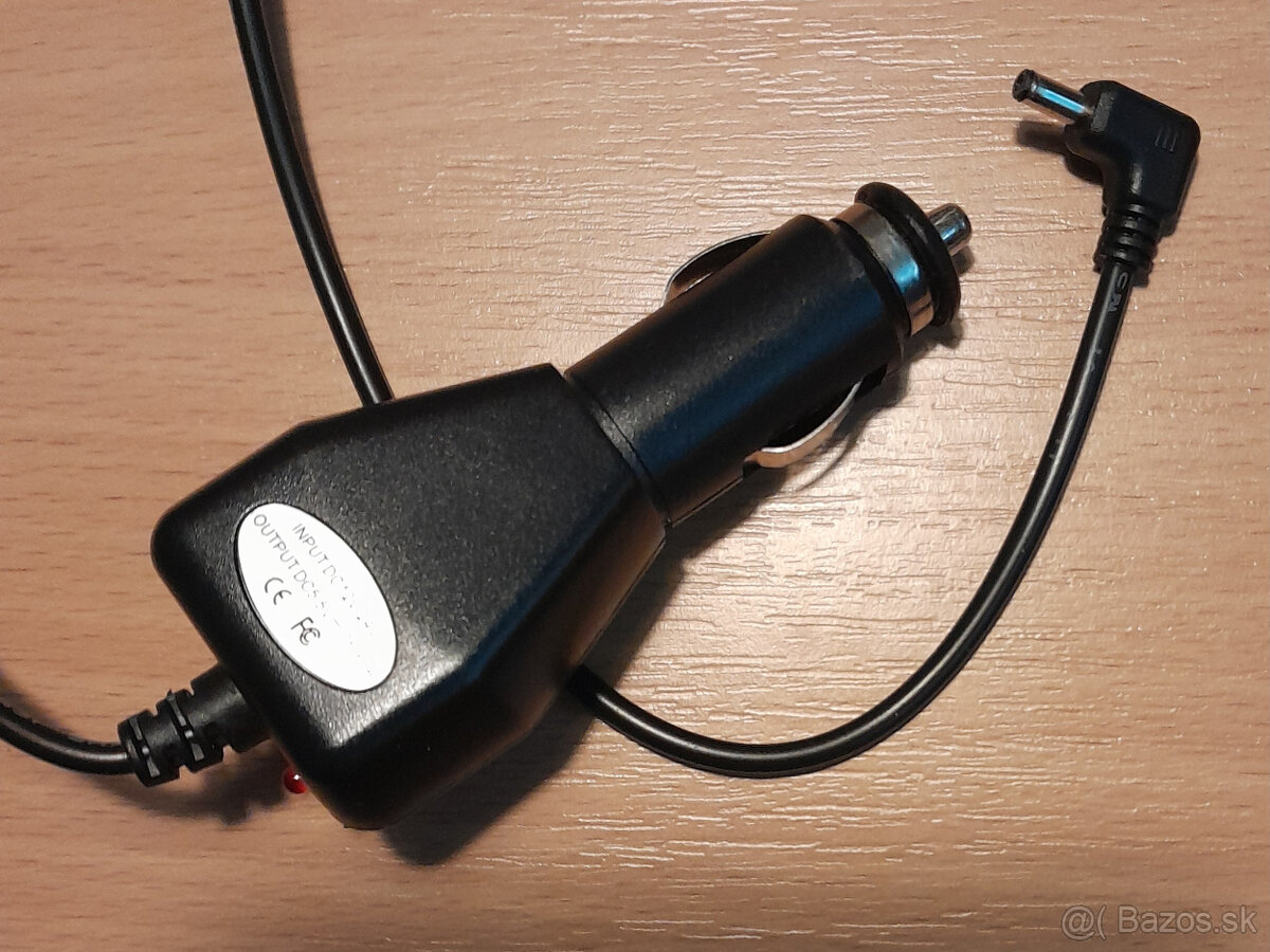 Predám 12 V na 5 V adaptér do auta. 3 m kábel