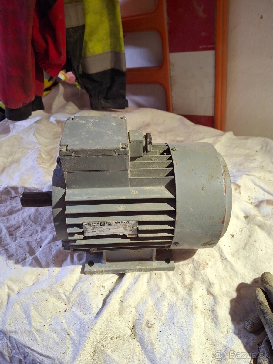 Predam 2x elektromotor
