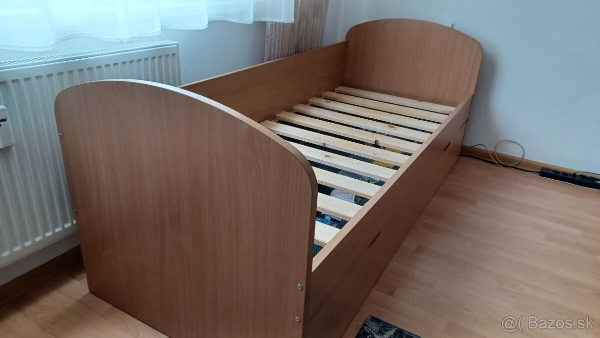 Postele s úložným priestorom