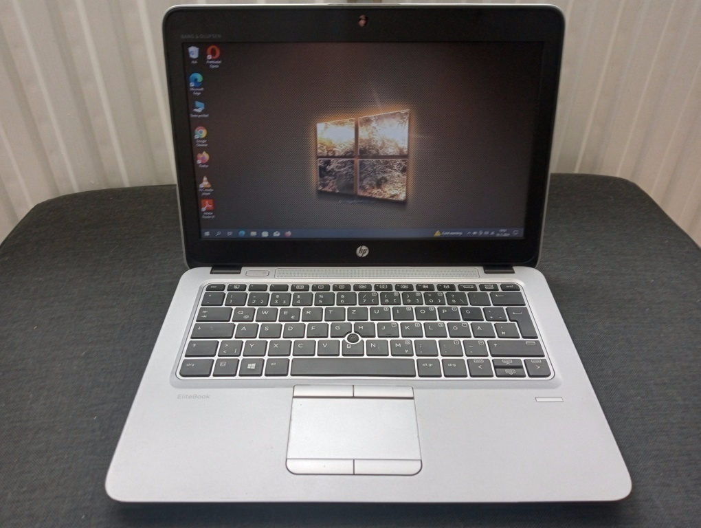 HP elitebook 725 G4 , AMD A10 quad core ,8gb ram ,ssd + hdd