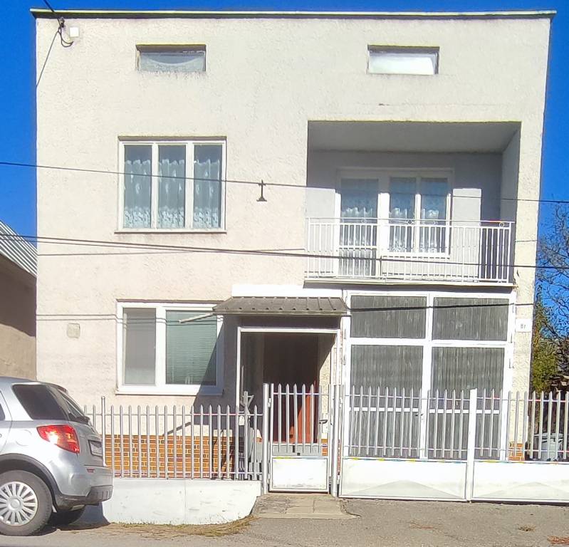 Exkluzívne znížená cena rodinný dom Roškovce