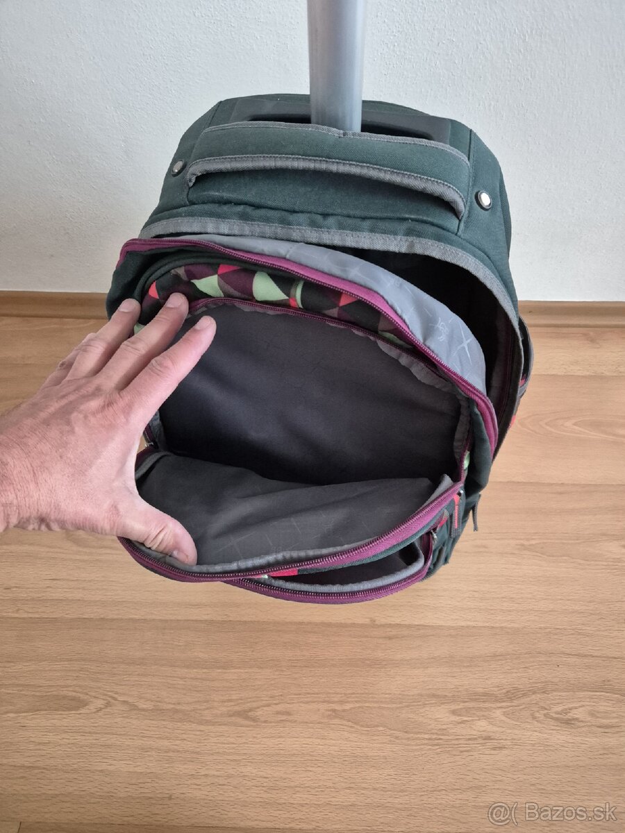 Školská taška na kolieska aj na chrbát
