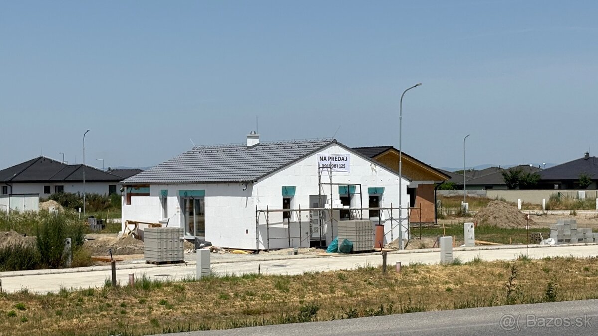 Novostavba rodinného domu v skvelej lokalite – Zimná ulica,