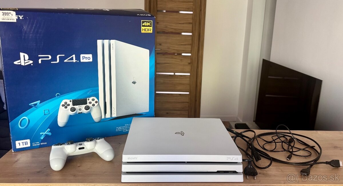 Herná konzola Playstation 4 Pro 1TB + 2 ovládače