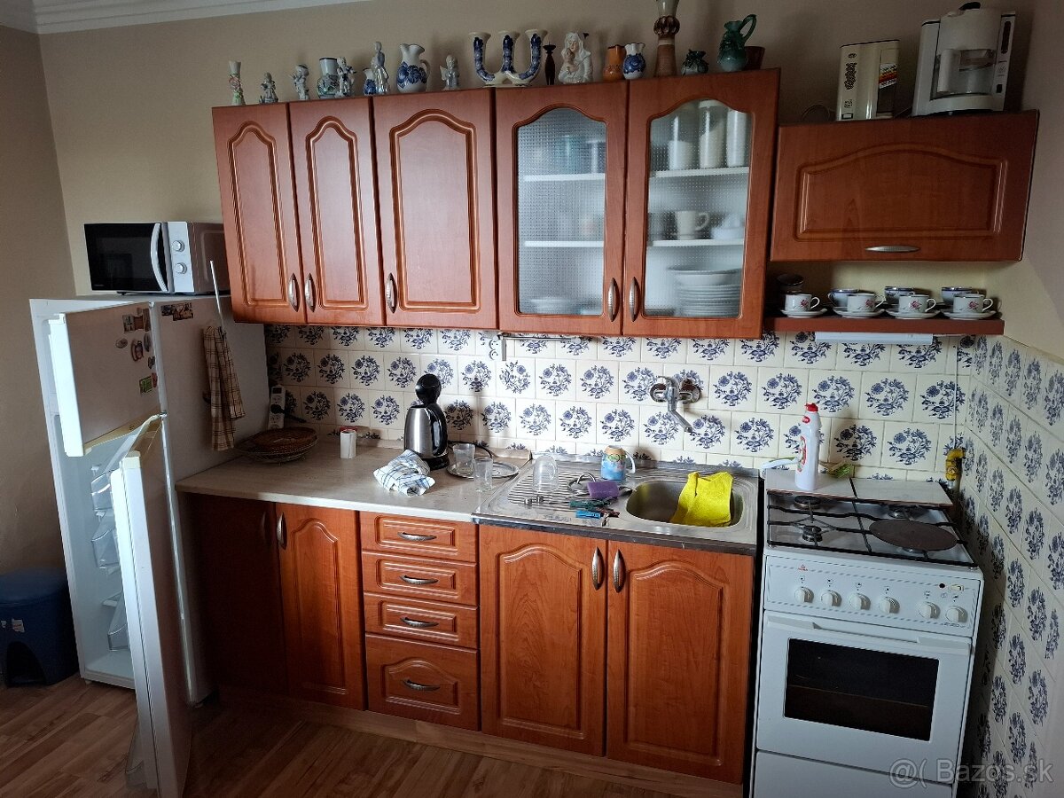 Kuchynská linka+plynový sporák