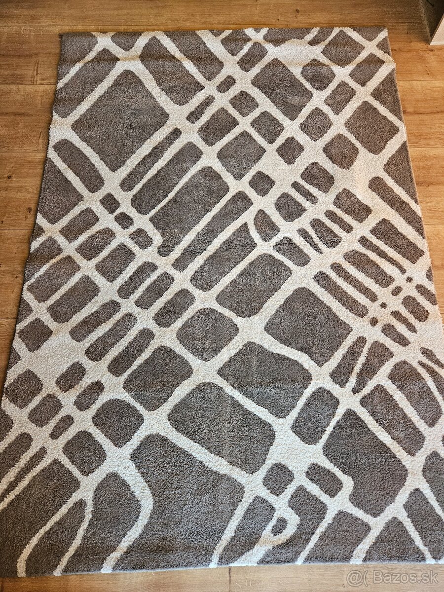 Koberec 140x200