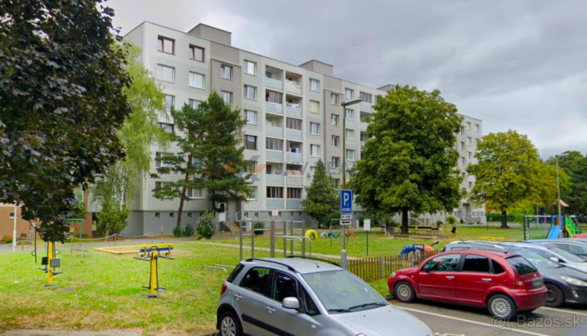 Predaj: Priestranný 3-izbový Byt s Potenciálom na Štefánikov
