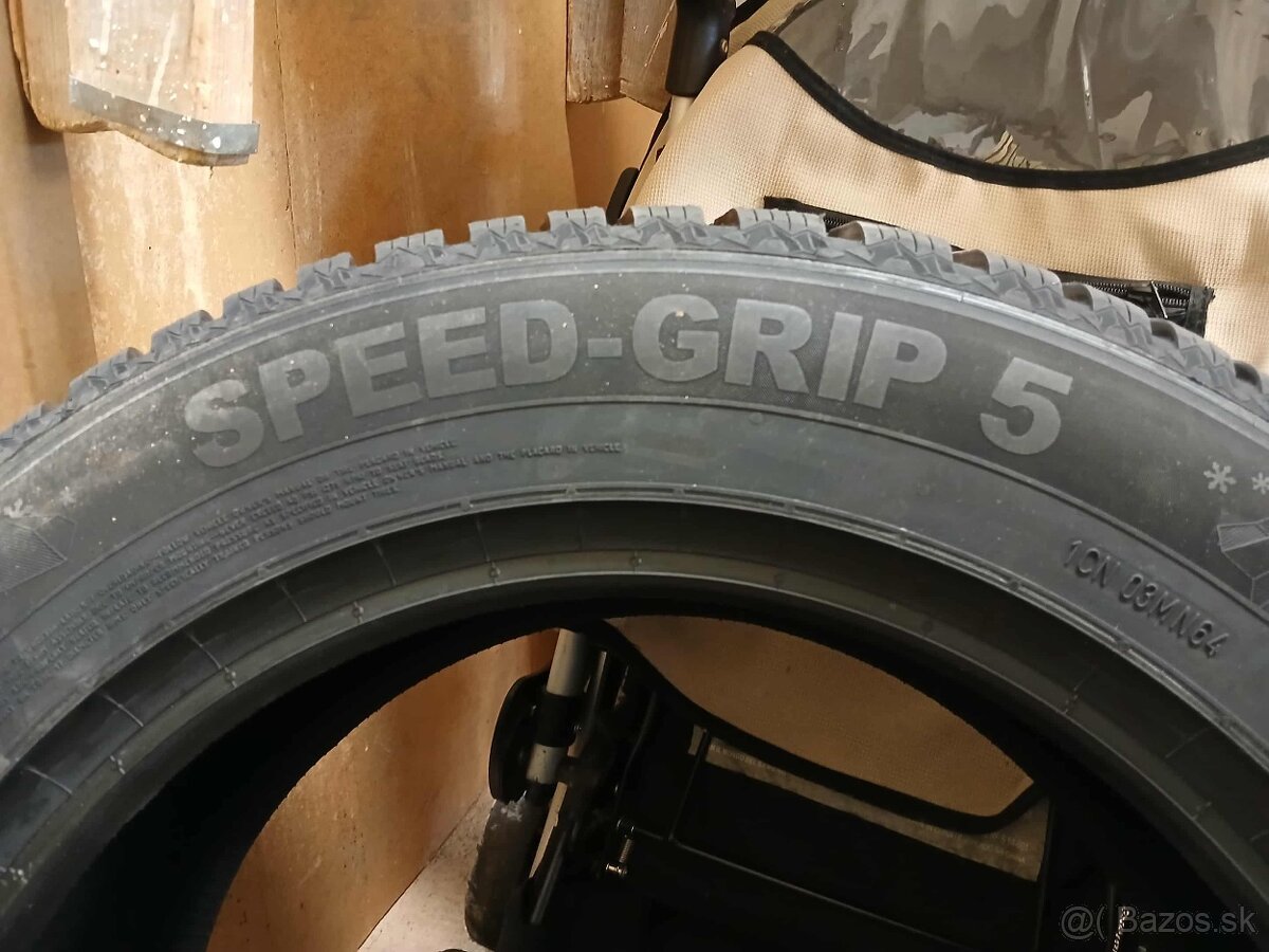 Zimne pneumatiky Semperit Speed-Grip5 215/65 R17