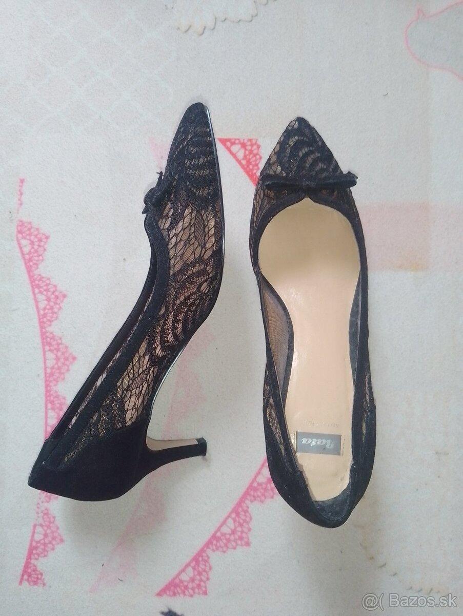 Čipkované lodičky Baťa