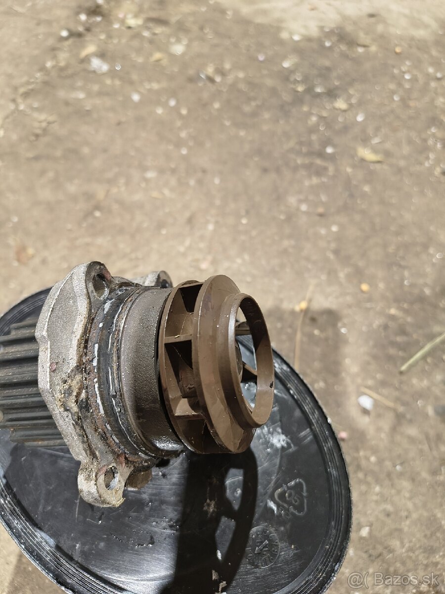 1,9tdi AUY 85kw vodná pumpa