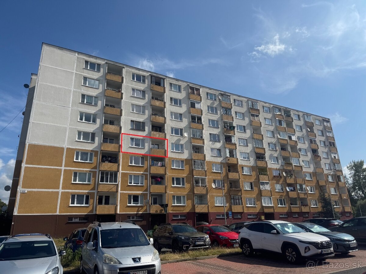 NA PREDAJ - 3 izbový byt s loggiou Podbreziny, ulica Kemi