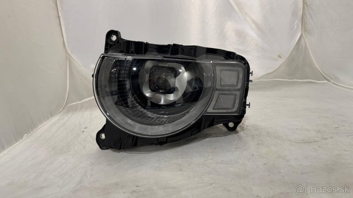 Land Rover Defender - svetlomet , pravá strana