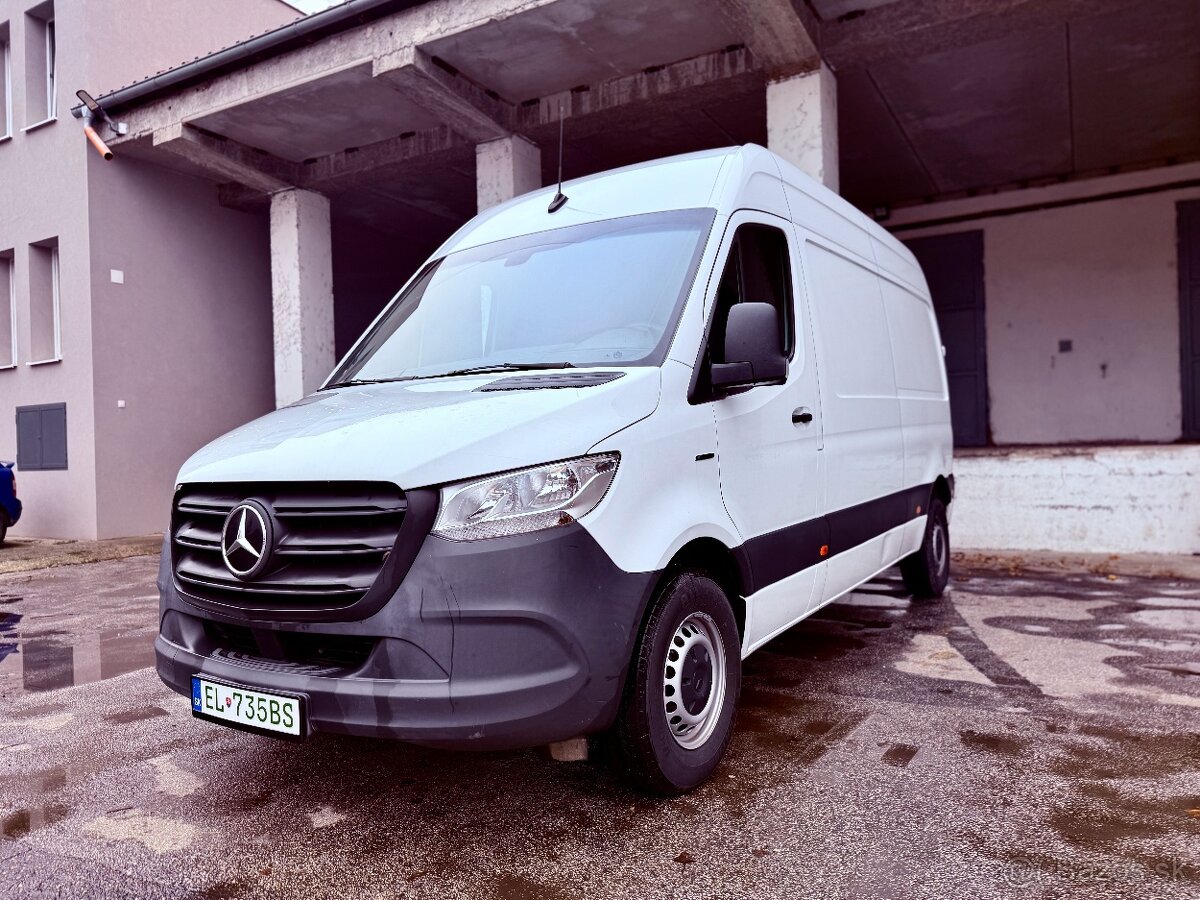 Bezproblémový prenájom dodávky s automatom v Bratislave