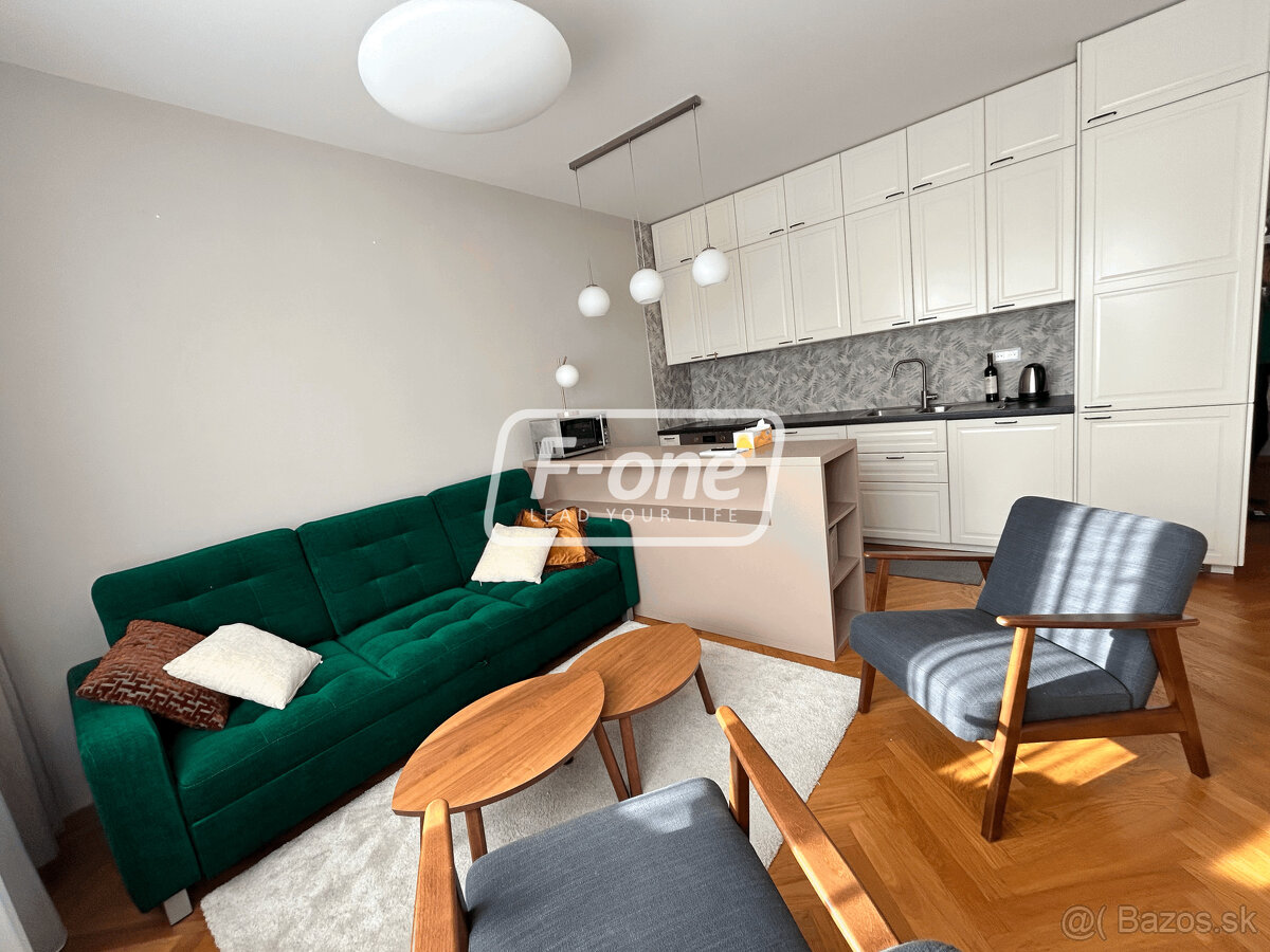 Prenájom 3 izbový byt - Bratislava - Staré Mesto, Dunajská