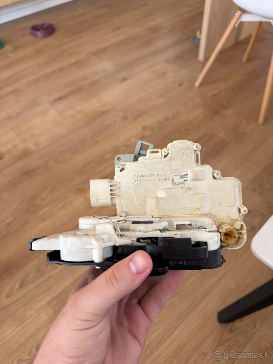 Predám zámok s doťahom na Audi A6 / S6 / RS6 C7 a C7.5