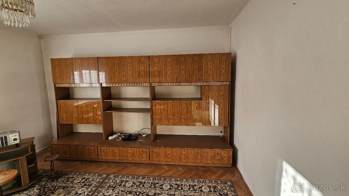 Darujem nabytok / skrine / kuchyna