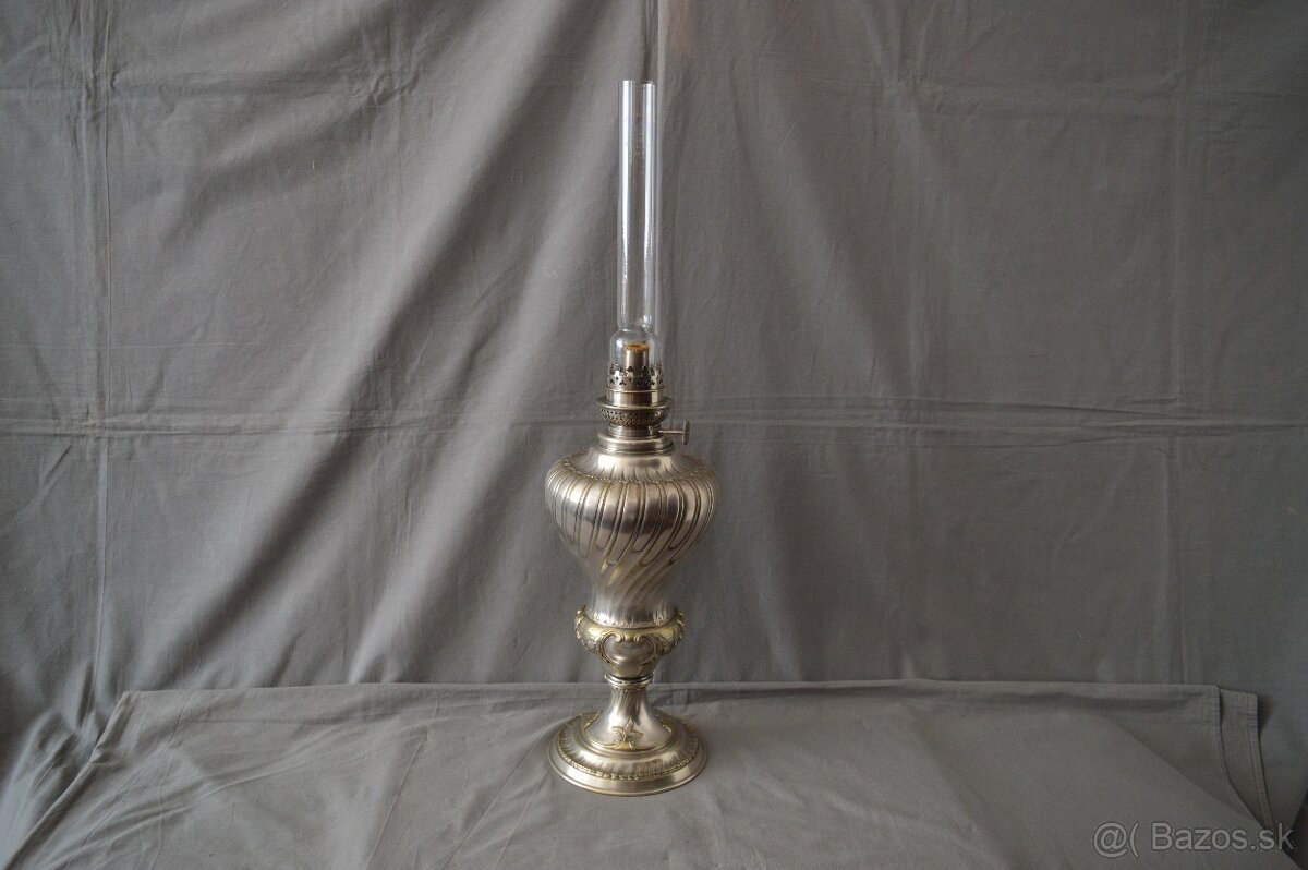 Petrolejová lampa W&W