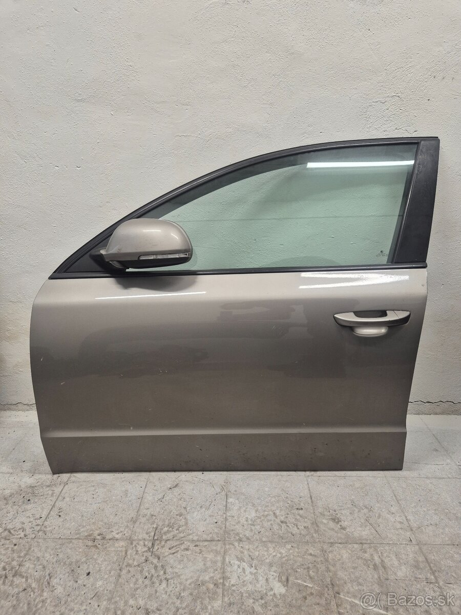 Predám ľavé predné šoférove dvere na Škoda Superb 2 II