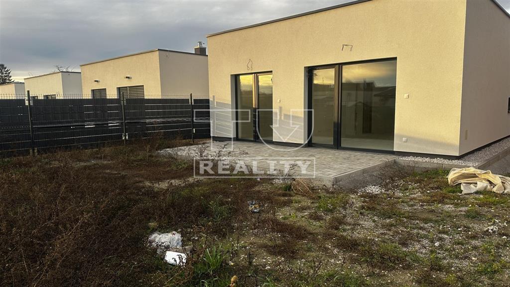 Predám rodinný dom, okres Senec, ODPOČET DPH 