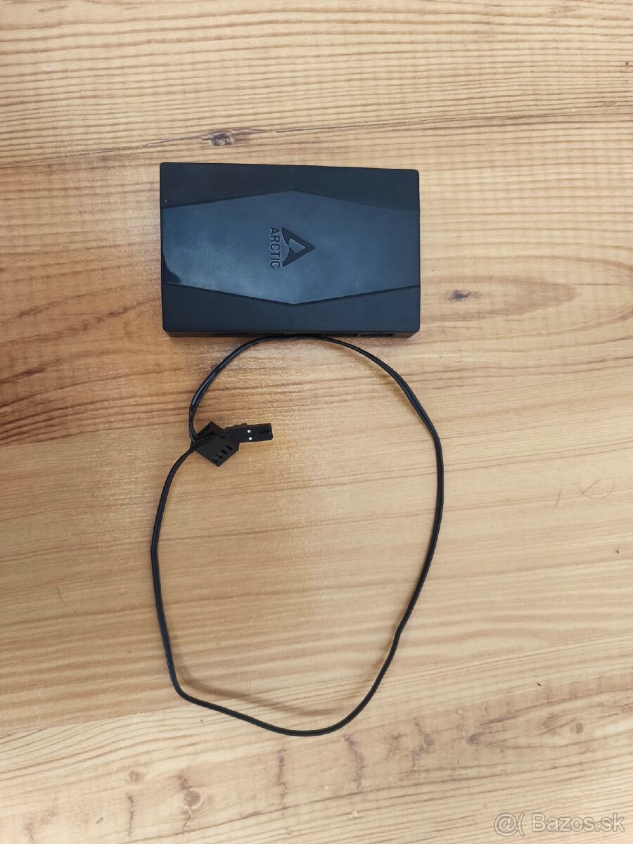 ARCTIC Case Fan Hub