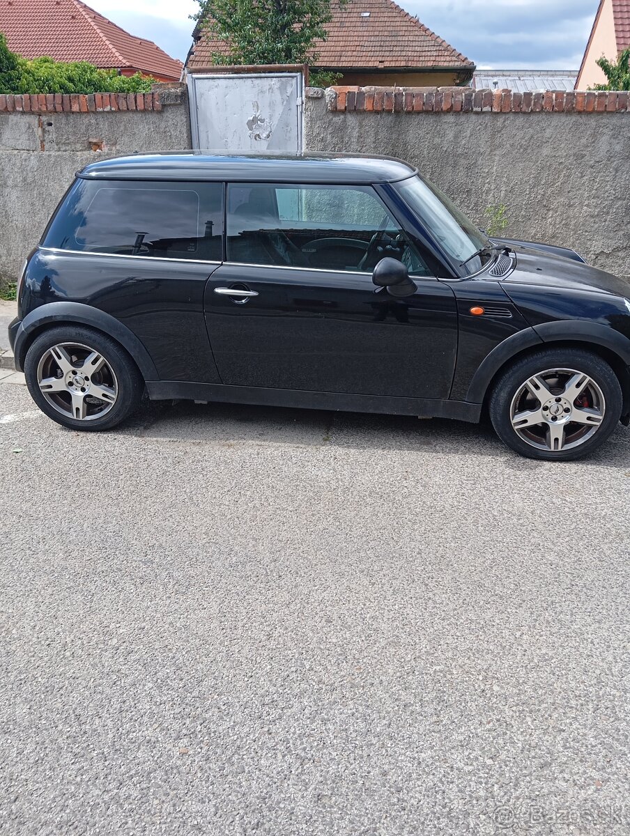 Predám Mini One Cooper od 14.6.možná ponúknite