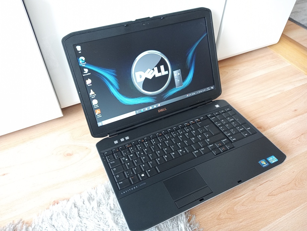 predám Dell Latitude e5530 / Intel core i5 / 8gb ram / ssd